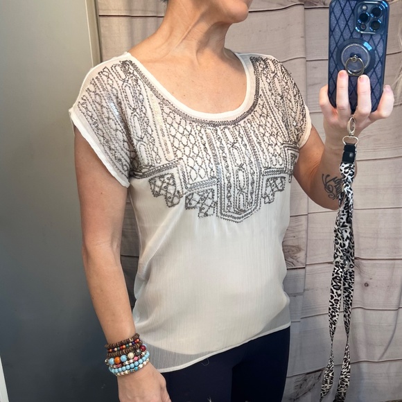 🔥2/$10 |•MAURICES•| Beaded Sequined Sheer Cream Top Size Small - Picture 4 of 12